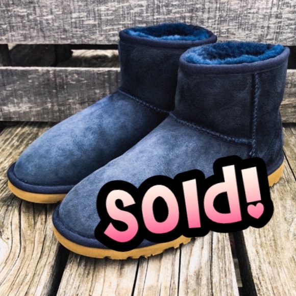 UGG Shoes - UGG Navy Blue Short Boots! EUC!